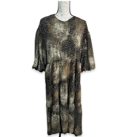 Moodie Dress - Picture 1 of 5